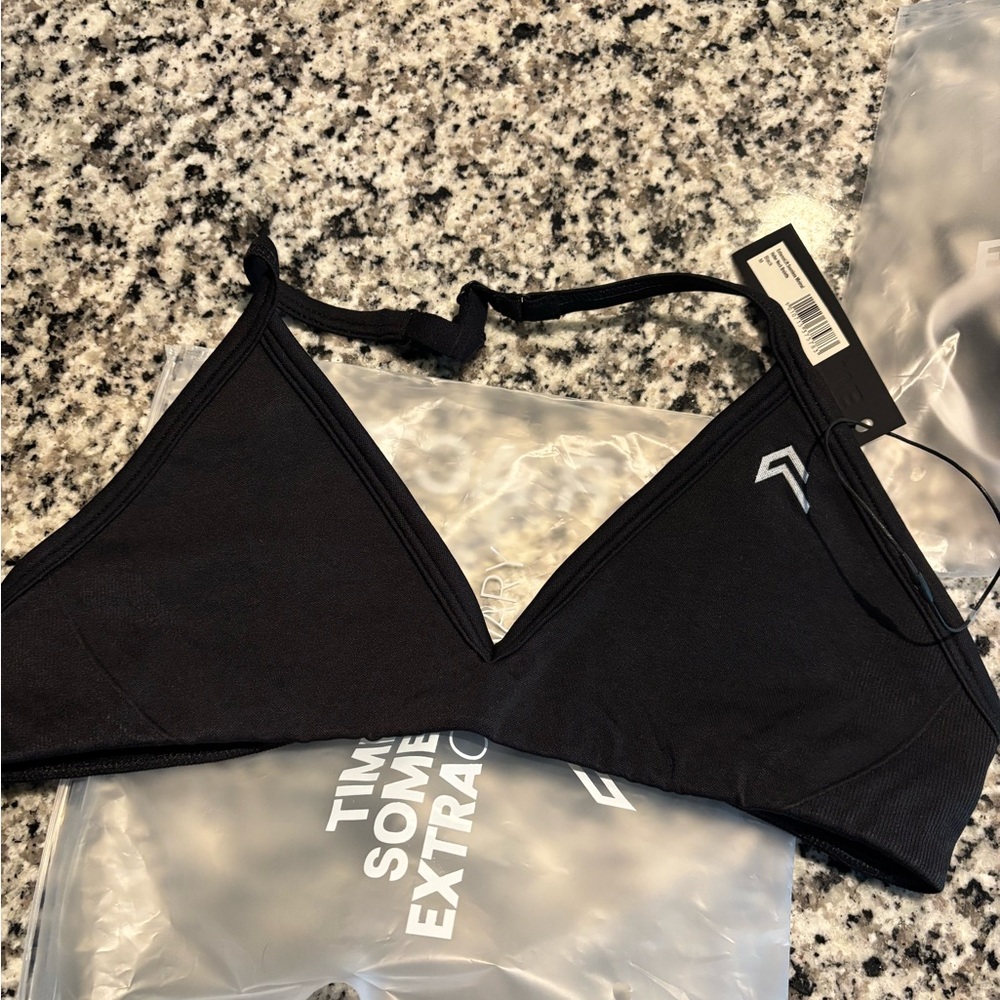 ENHANCELIFT™ SEAMLESS MINIMAL HALTER NECK BRALETTE WITH WHITE LOGO